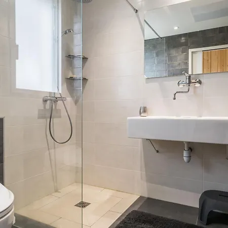 Lumineux Avec Loggia, A 50m De La Plage, Parking Prive, Proche Commerces Et Restaurants - Fr-1-306-1236 *